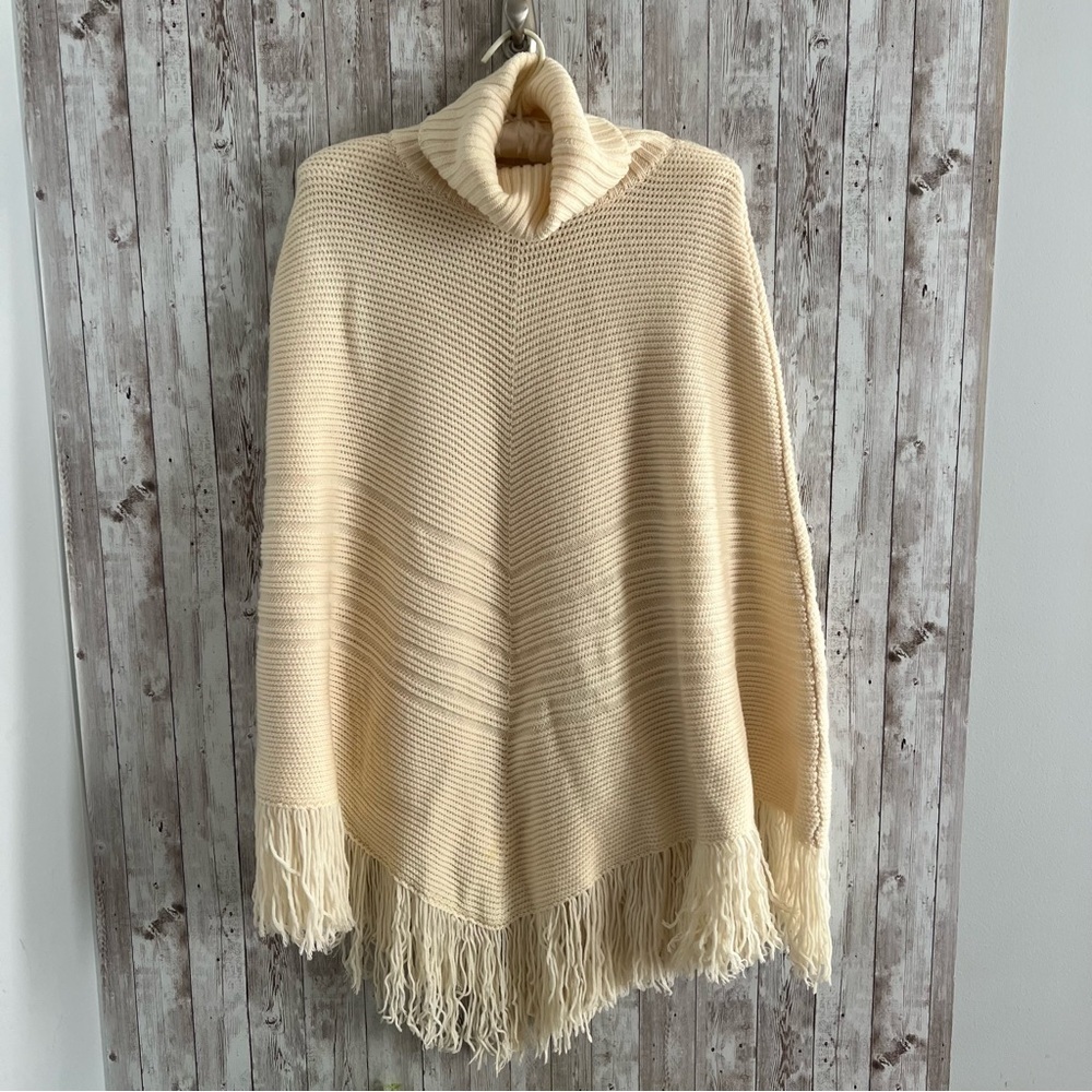 Banana Republic Cream Fringe Turtleneck Poncho Cape Merino Wool Cozy Cottagechic